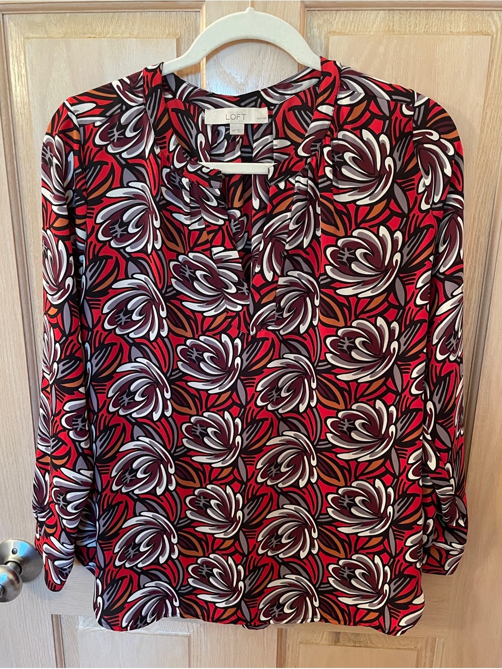 LOFT Red Multi-Color Floral-Print Blouse
